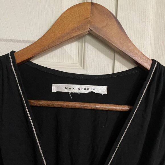 Max Studio Womens Black Sleeveless Vneck Surplus Ruche Contrast Stitch Blouse XS - Picture 2 of 5